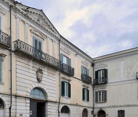 Il Palazzotto Hotel Isernia Luaran gambar